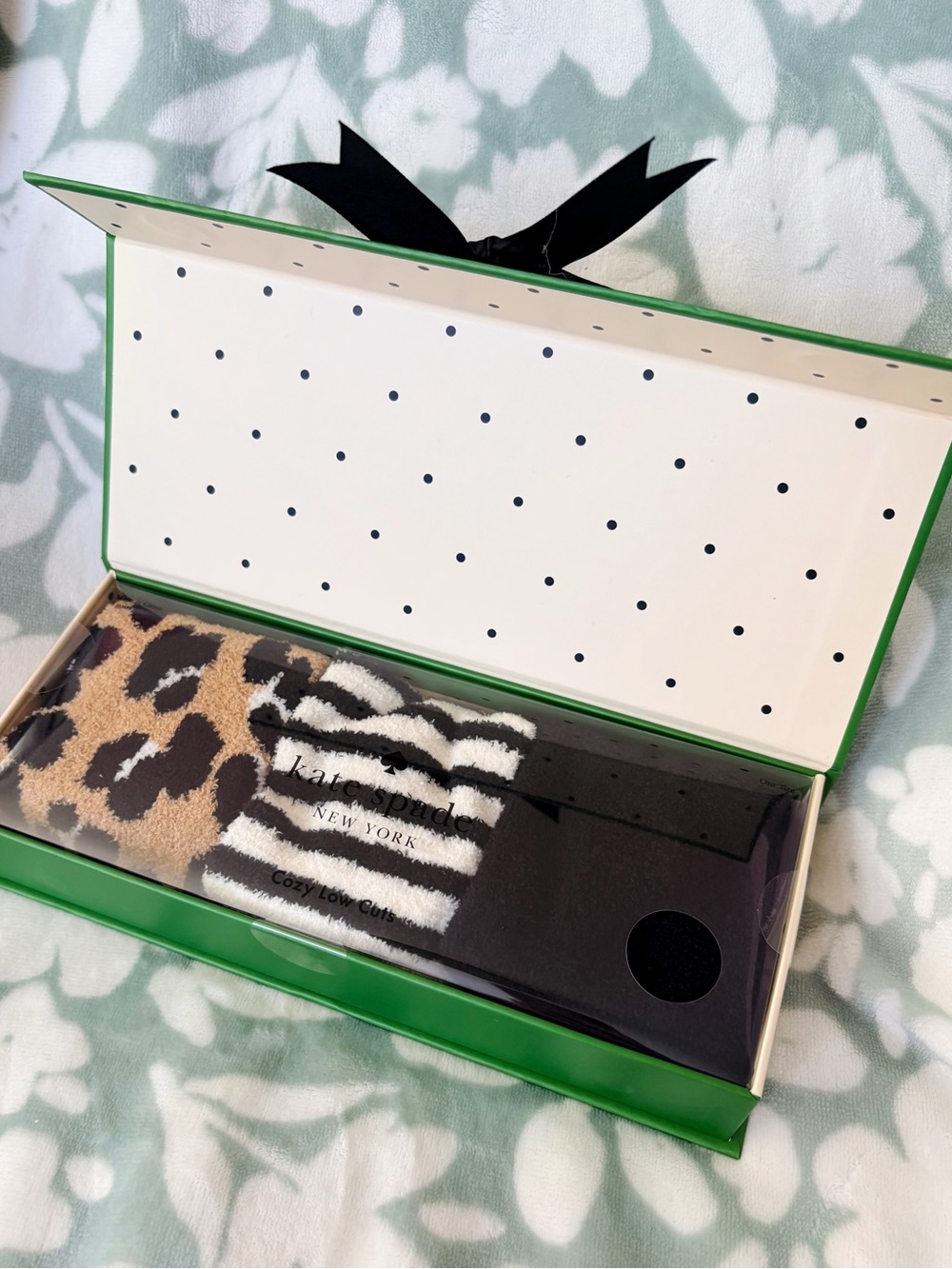Kate Spade New York Low Cut Cozy Fuzzy Socks Gift Set 🐆✨